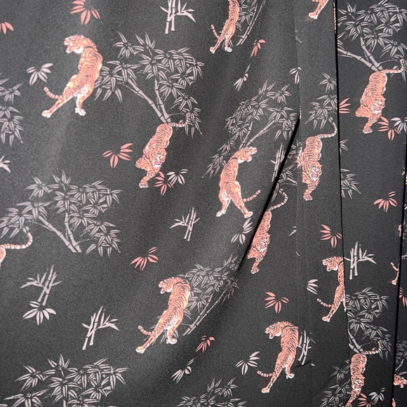 NWT Tiger Georgette Mock Tank Torrid Size 1 - Picture 4 of 6